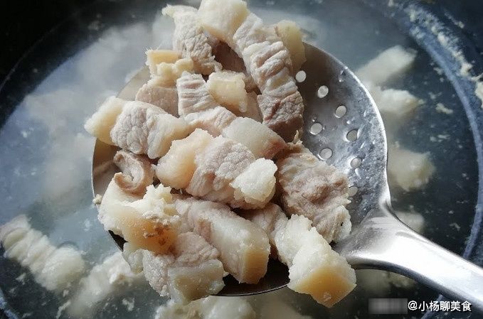 口感|无论炖什么肉，第一步“焯水”就浪费了，肉腥味重口感差