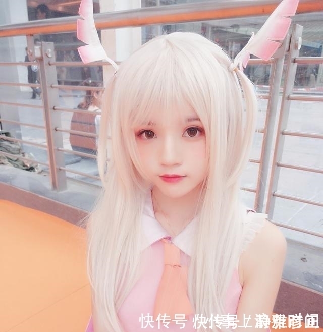 美少女|30岁网红天生娃娃脸，双马尾造型像动漫美少女，却被网友喷装嫩