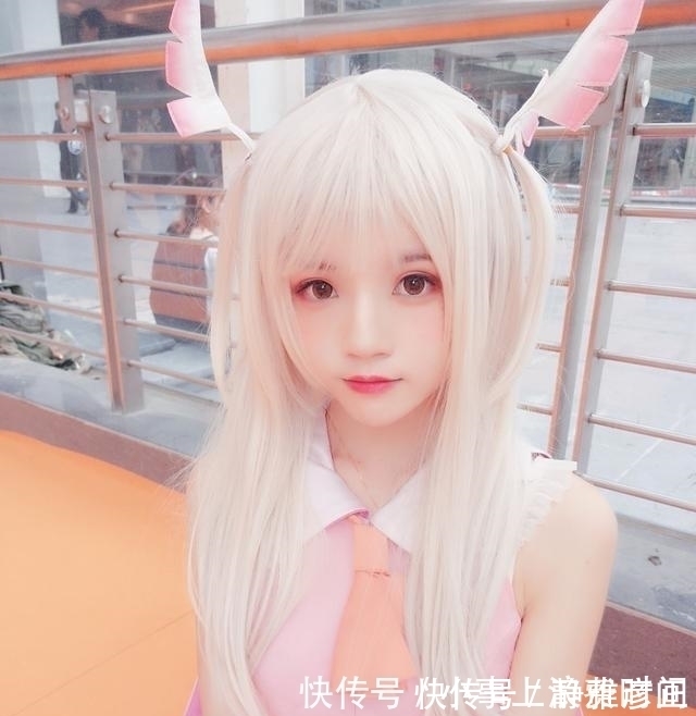 美少女|30岁网红天生娃娃脸,双马尾造型像动漫美少女,却被网友喷装嫩