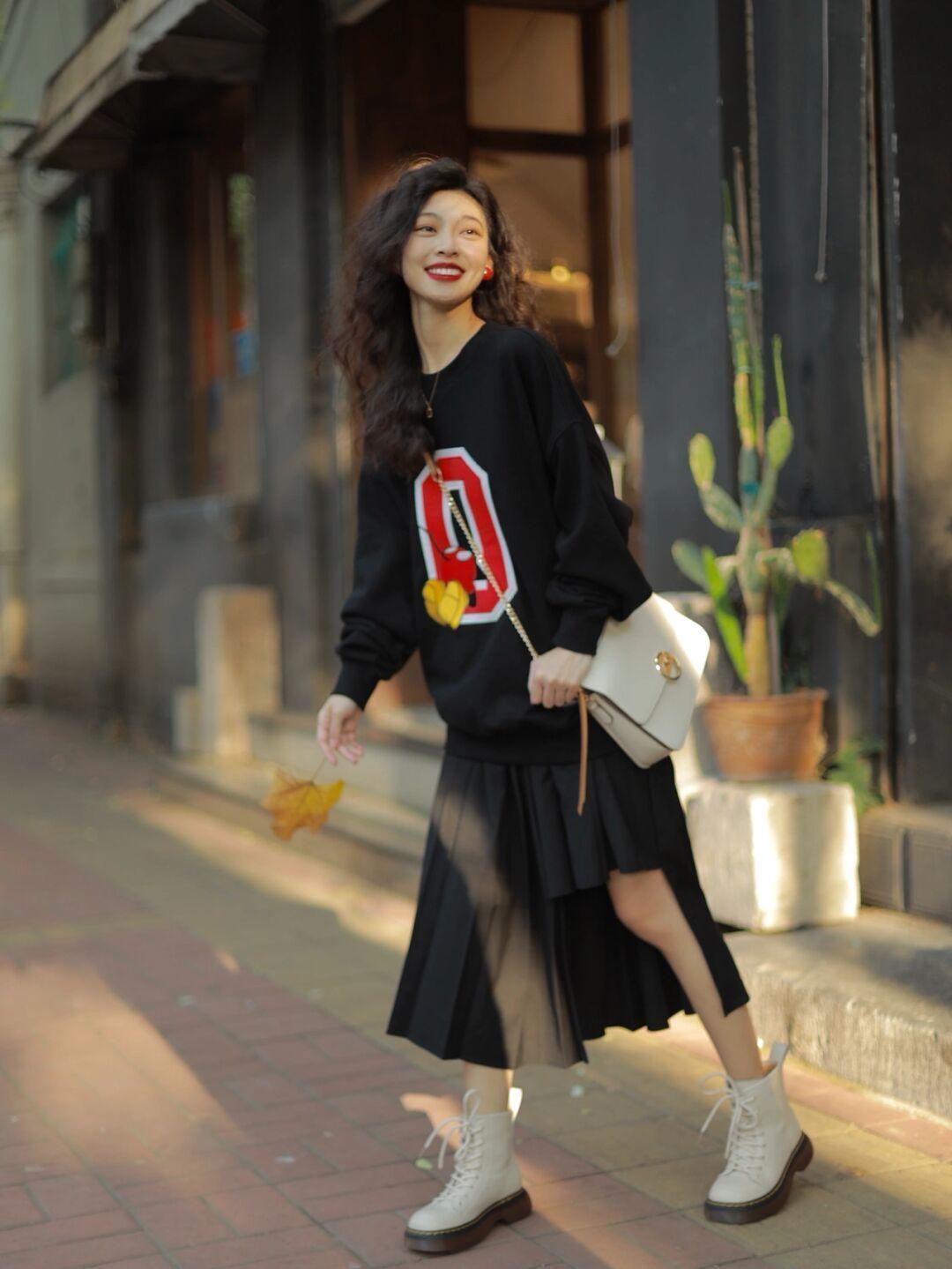 卫衣 冬天穿“卫衣”就选这几款,日常舒适又百搭,普通人也能驾驭