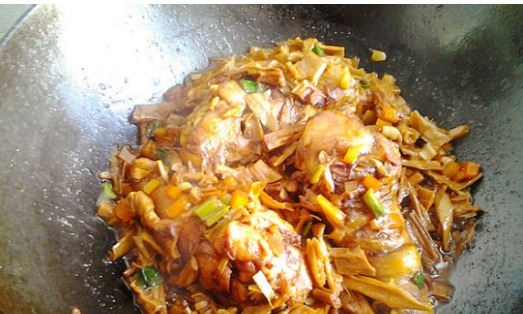 这两菜是天生一对,下酒又下饭,全部吃精光