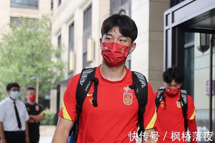 球迷|李铁这次真没看走眼!26岁土炮上场各种突突突,谁说他没用?