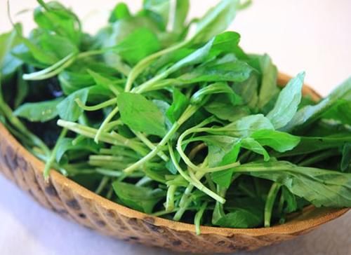 护肤|女性不愿变老太婆,要多吃3种食物,美白护肤,滋润肌肤!