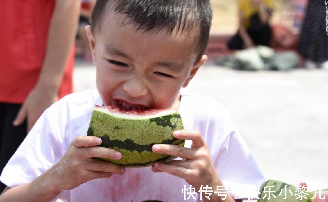 空调|夏季高温再难受，这4件事也不要对孩子做，家长别不当回事