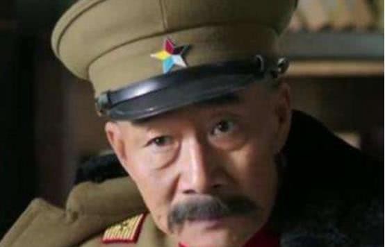 姨太太|此人不良嗜好样样精通,姨太太就有24个,却很多人被称为爱国将领