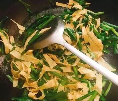 韭菜|冬瓜萝卜往边站，这才是“清肠菜”，隔天吃一盘，体重慢慢降下来