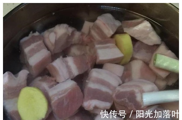 五花肉|红烧肉的最新做法，只需3步，入口爽滑香而不腻，越吃越想吃！