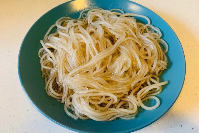 大妈|如何挑选红薯粉条农村大妈教你6诀窍，轻松辨别真假