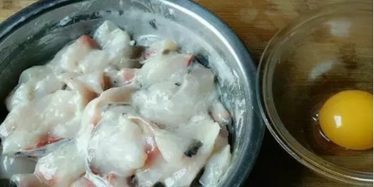 这道菜在餐馆吃太贵,自己做30元搞定,麻辣鲜香超下饭!