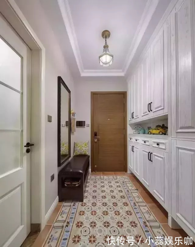 齐家栗子|去朋友家参观,一进门就被鞋柜惊艳到了,真是漂亮又实用!