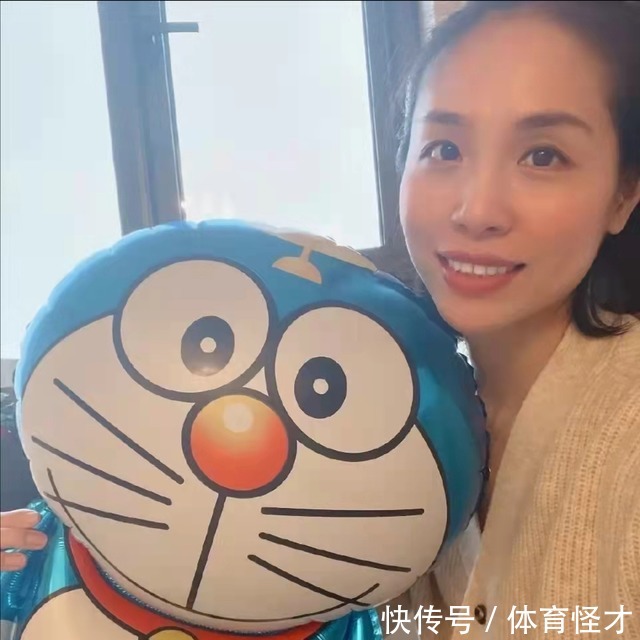 奥运冠军|张常宁晒婚纱照,昔日队友晒玫瑰。使人联想到有两大奥运冠军单身