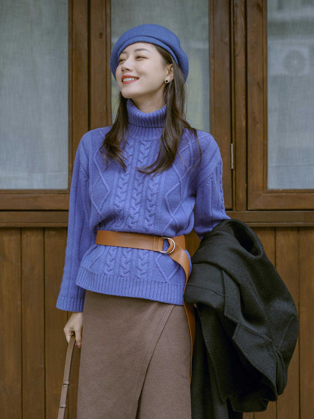 风格 天冷了,穿一件黑色大衣百搭不挑人,还能提升气质又温暖显瘦