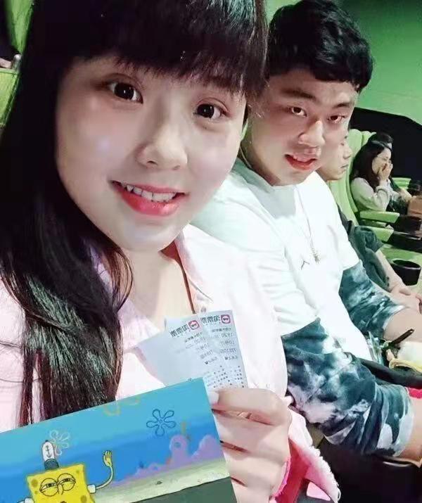 内线|超甜蜜!李月汝表白218CM男友,深圳潜力中锋,晒合照颇具夫妻相