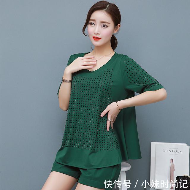 s曲线|优雅套装很减龄,显瘦同时拉长腿型