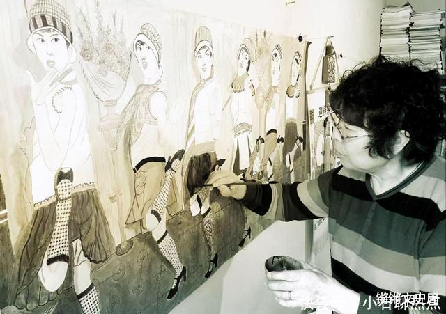 邵炳凤70多岁农村老太,意外拿起孙子画笔,练成国际画家