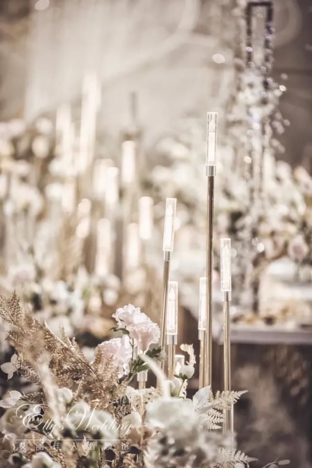 精致饱满又不失时尚感的香槟色系婚礼，这种风格的婚礼你喜欢吗