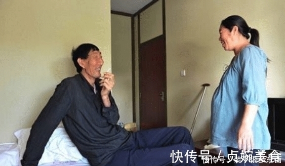 鲍喜顺|中国第一巨人鲍喜顺:不听忠告57岁生下一子,儿子现状如何?