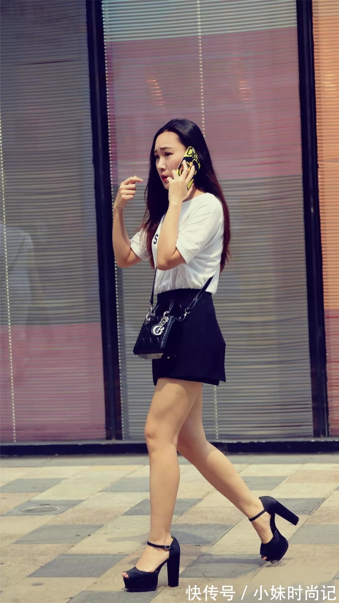 路人 街拍路人,时尚的元素在大都市街头的路人身上尽显无疑