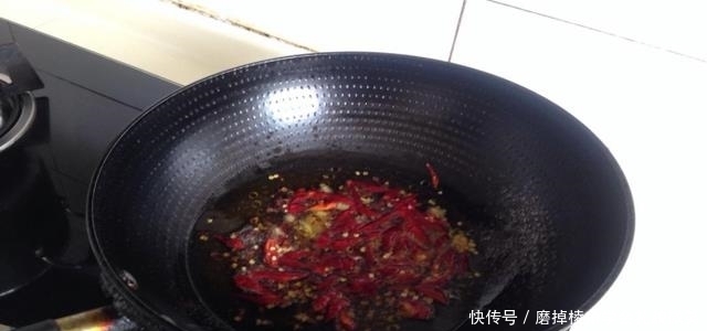  春节过后，美食继续吃起来，济宁特色香辣鲤鱼少不了，香辣可口