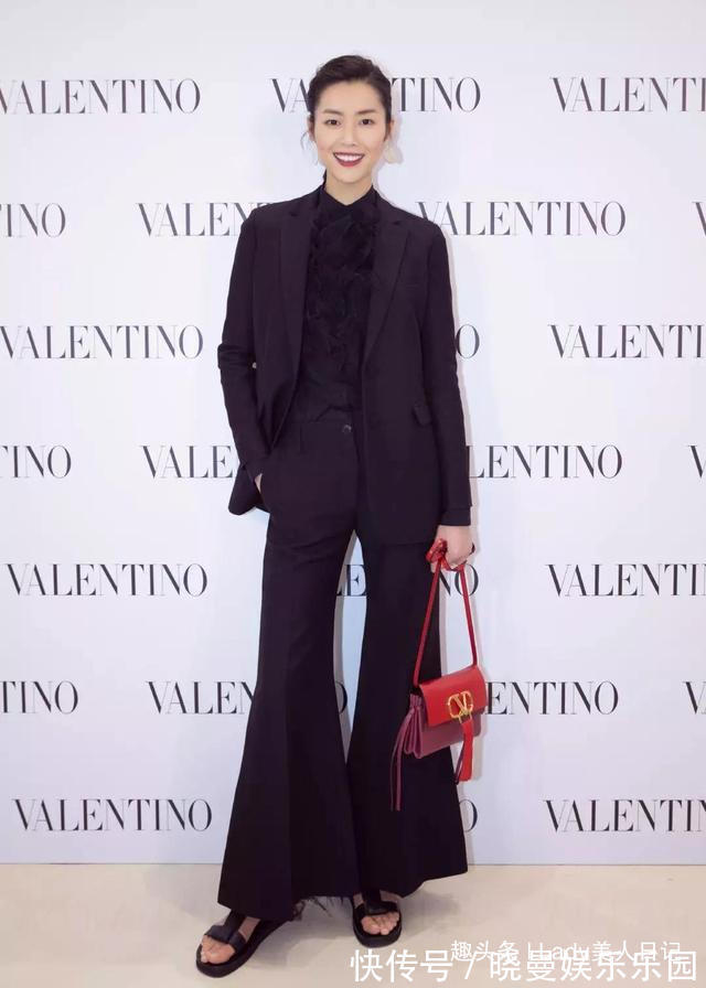 洛薇 80年代“喇叭裤”真是流行宠儿,显高显瘦,难怪它又杀回时尚圈