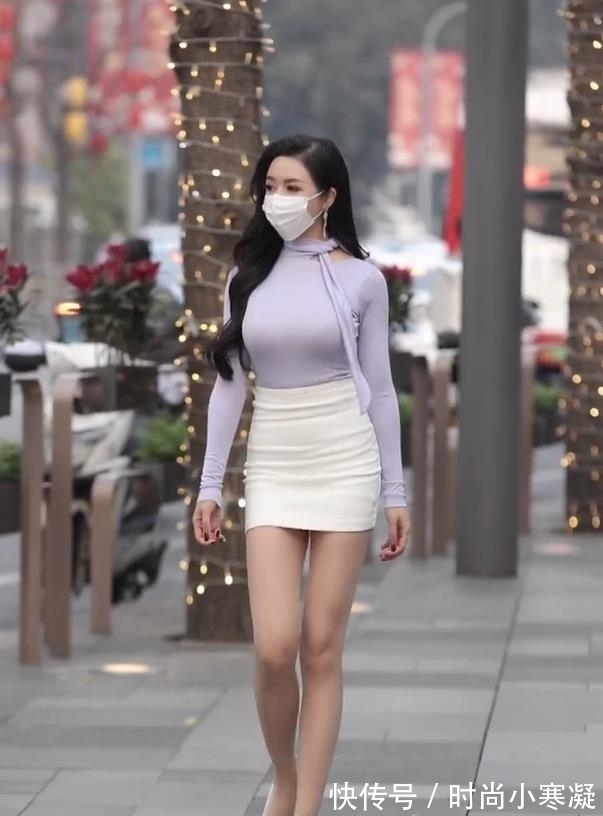 包臀裙|白色短裙搭上白高跟鞋,穿搭清新干净