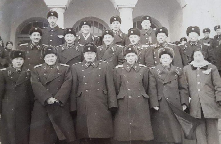 医生|他是猛将,比王近山更猛,中9弹负伤7次,转移时亲自用担架抬伤员