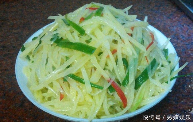炒土豆丝时,要先放醋还是后放醋?很多人做错了,难怪不好吃