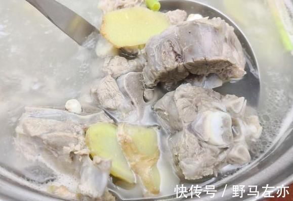 羊汤|炖羊肉汤时，牢记“2放2不放”，炖出来的羊汤鲜美，羊肉鲜香