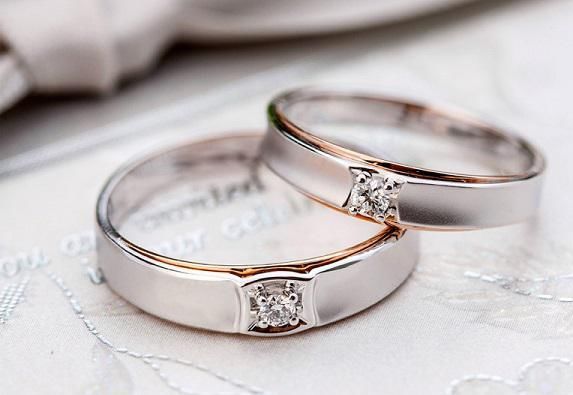 选购钻石婚戒一般钻石买多大的比较合适?