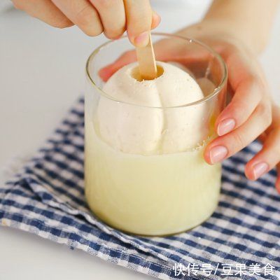 冰淇淋|你做的桃气奶酪冰淇淋,和饭店大厨相比,只差这一步