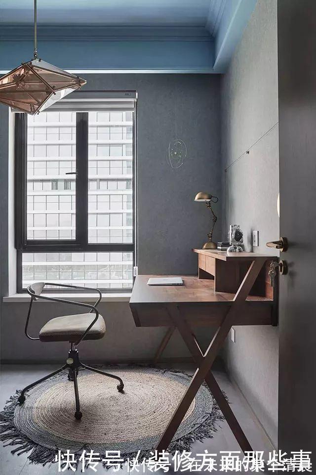 新家|108㎡现代三居室,蓝色吊顶,水泥背景墙,时尚有格调的新家