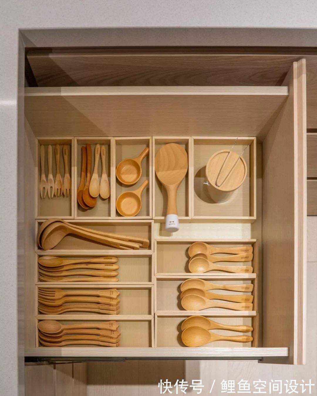 客厅|180㎡现代简约,暖色调的浪漫,温馨舒适自然