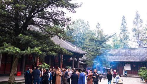 这才是真正的寺庙，距今1400年历史从不收门票，康熙曾御赐金匾