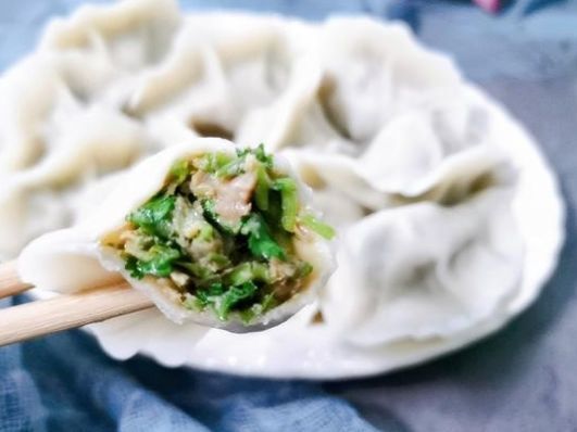 调饺子馅时,切记这2个要点,很多人不知道,难怪饺子不鲜也不香