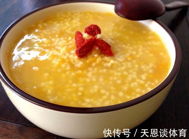 血糖升高|血糖高的人,不能喝小米粥?提醒:要想血糖稳定,这2物要少吃