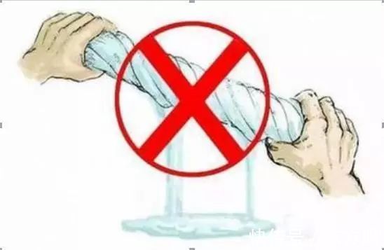 羽绒服怎么洗？学会这“4招”，方便又快捷，不伤衣服还省钱！