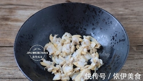 花蛤|夏天,鸡蛋换个炒法,又香又鲜,口感丰富,比番茄炒蛋还好吃