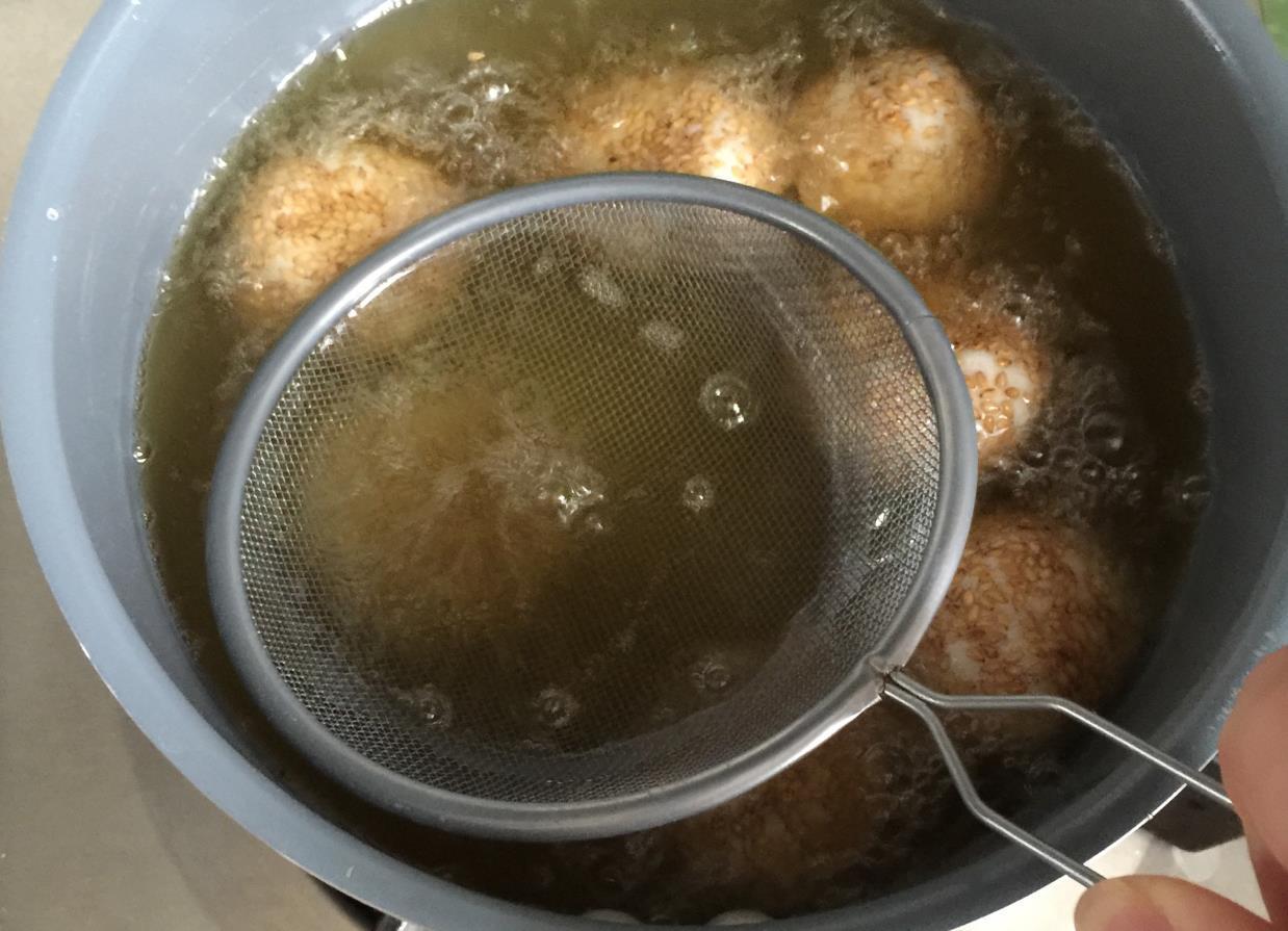 做麻团,掌握3个关键点,保证个个空心,不塌陷不开裂,零失败
