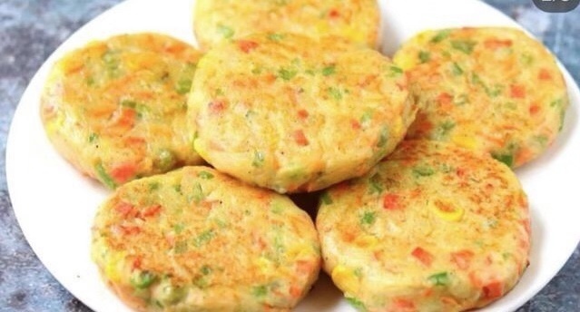 3个土豆,打2个鸡蛋,做孩子爱吃的早餐饼,营养丰富,出锅抢光