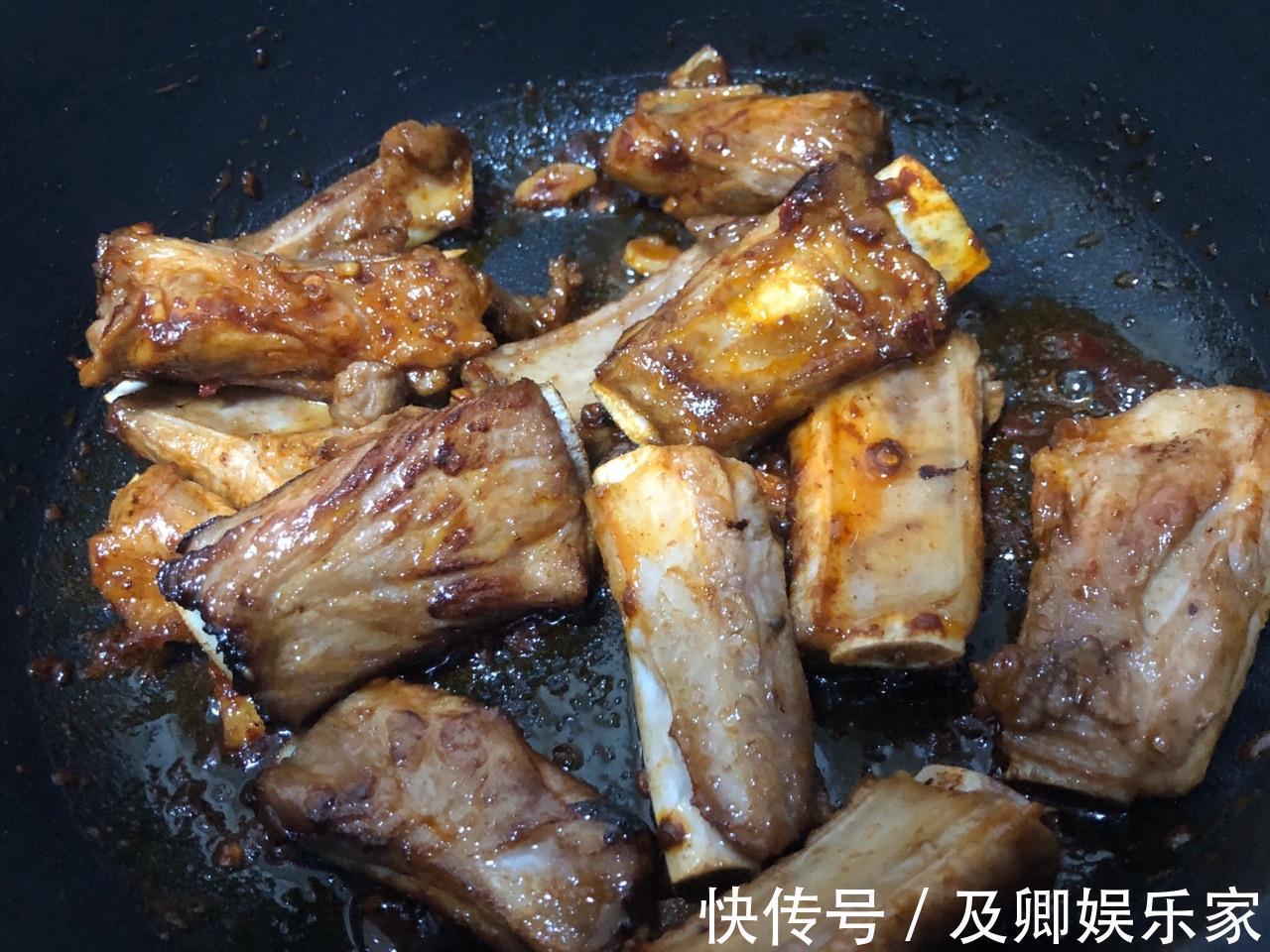 啤酒|家常排骨玉米煲，排骨香嫩肉香十足，营养下饭菜的不二之选！