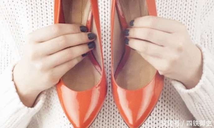 姿态|穿高跟单鞋轻松踏出自信姿态, 让你轻松成为职场女王