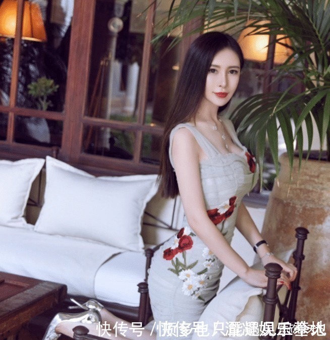 小蛮腰|老板想挖位女销售，看到她时髦的穿搭跟打扮，不给月薪6位数请不来
