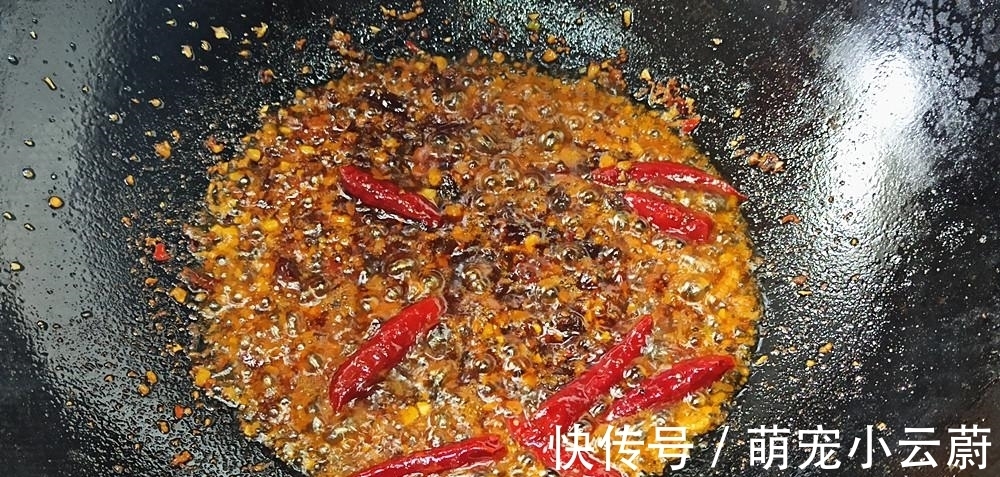 天冷了，这道“麻辣血旺”做来吃，太过瘾，汤汁拌饭都能吃2碗