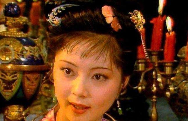 赵姨娘!红楼梦:蘅芜苑为什么布置得如“雪洞一般”?很多人没读懂薛宝钗