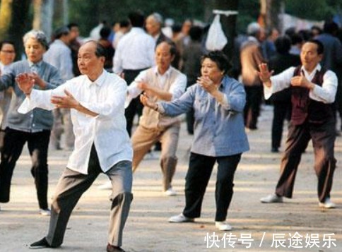 中老年人|百岁老人的长寿秘诀:好睡眠排最后,排第一位的可能很多人想不到