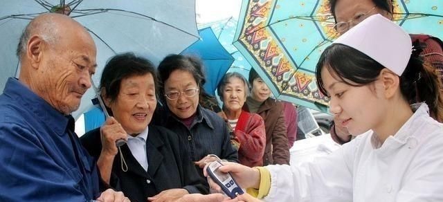 糖尿病人|糖尿病人不能碰甜食告诫4种“升糖王”才最该忌口,别不自知