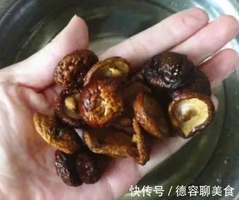 肥厚|泡香菇干，别只会加清水！再加这2样，十分钟快速泡发，干净肥厚