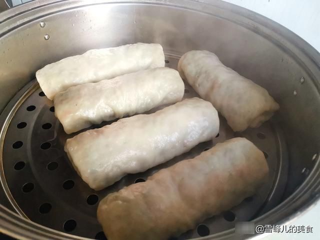 冬天，多吃萝卜营养好，卷卷蒸一蒸，皮薄馅大太好吃了，别不懂