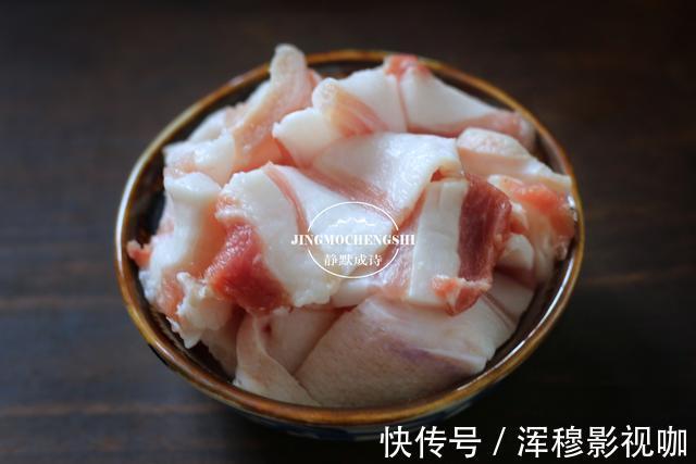 比肉香的杏鲍菇炒法，不爱吃蔬菜的孩子也抢着吃，搭配是关键