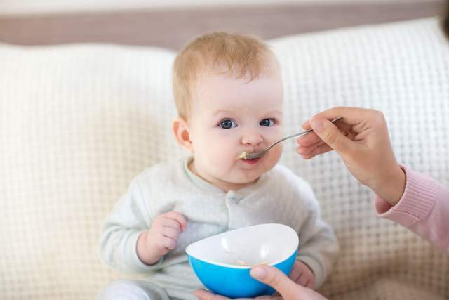 营养|婴儿米粉吃到多大合适？建议不要超过这个时间，否则容易营养不良